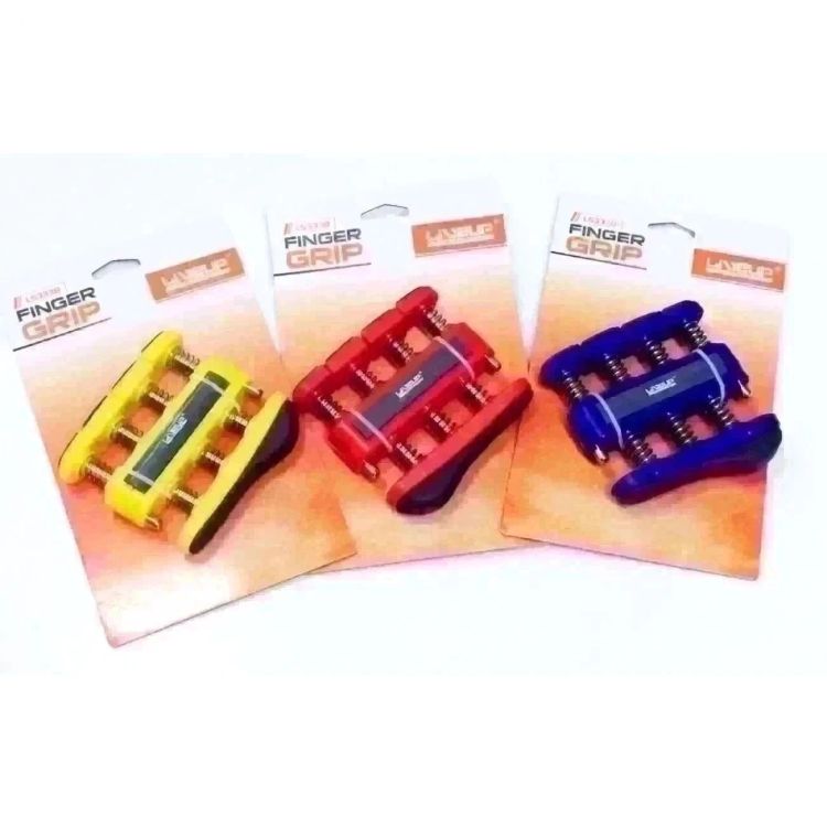 ESPECIFICAÇÕES
<br>· Projetado ergonomicamente para manter a mão na posição apropriada
<br>durante o exercício.
<br>
<br>APLICAÇÕES
<br>- O Exercitador para Dedos Liveup Sports é uma ótima maneira de melhorar a musculatura das mãos e dedos e manter o corpo ativo em qualquer lugar.
<br>- Seu tamanho compacto é ideal para ser utilizado no conforto do lar ou para levar em viagens. 
<br>- Basta apertá-lo com força para começar a sentir a musculatura enrijecendo. 
<br>- Por meio das resistentes molas de aço é possível fortalecer mãos, dedos, punhos e antebraços. 
<br>- Resistência com molas fortes.
<br>- Ajuda no fortalecimento das mãos, dedos, punhos e antebraços.
<br>· Indicado para uso em academias, clínicas, escolas, clubes e residências
<br>· Ajuda na recuperação de pequenas lesões e problemas de má articulação
<br>
<br>DESCRIÇÃO
<br>· Vendido a unidade
<br>- EXERCITADOR PARA DEDOS LIVEUP SPORTS - Leve - 3lbs / 1,36kg - AMARELO