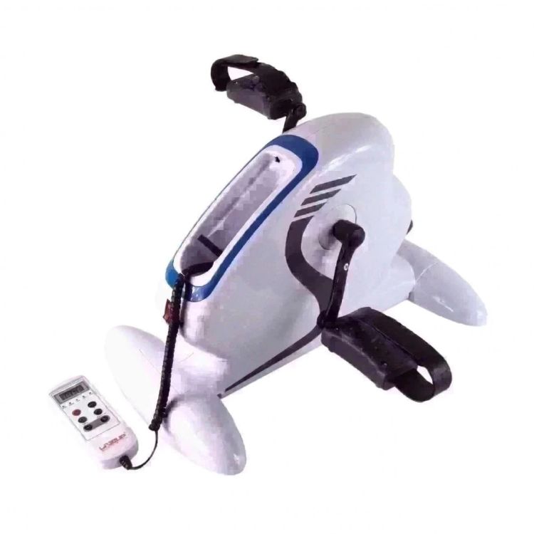 A Mini Bike Elétrica, é um equipamento prático no qual você pode pedalar sentado em uma cadeira ou em um sofá.
<br>Possui visor de LCD que indica tempo em contagem regressiva, velocidade, distancia e calorias perdidas. Utilizado para exercitar e reabilitar braços e pernas. O computador monitora o tempo, pedaladas e calorias do seu treino/exercício para mantê-lo motivado.
<br>Para exercitar seus braços, posicione o aparelho sobre uma mesa e opere com as mãos. As bases de apoio contem antiderrapantes que evitam escorregamento e as tiras mantem seus pés firmemente no lugar sobre os pedais.
<br>
<br>Compacto e leve, facilita o transporte e a armazenagem. 
<br>Pode ser transportado facilmente e ocupa pouco espaço.
<br>
<br>110v - 50HZ
<br>
<br>Funções:
<br>Contador regressivo de 01 a 15 minutos;
<br>12 niveis de velocidades;
<br>Possui rotação reversa;
<br>Calcula distancia percorrida;
<br>Calcula calorias consumidas.
<br>
<br>APLICAÇÕES: Utilizado para exercitar e reabilitar braços e pernas.
<br>
<br>EMBALAGEM CAIXA:
<br>- Contém uma Mini-Bike
<br>- Peso: 7 Kg
<br>- Altura: 19 cm
<br>- Largura: 50 cm
<br>- Comprimento: 9 cm