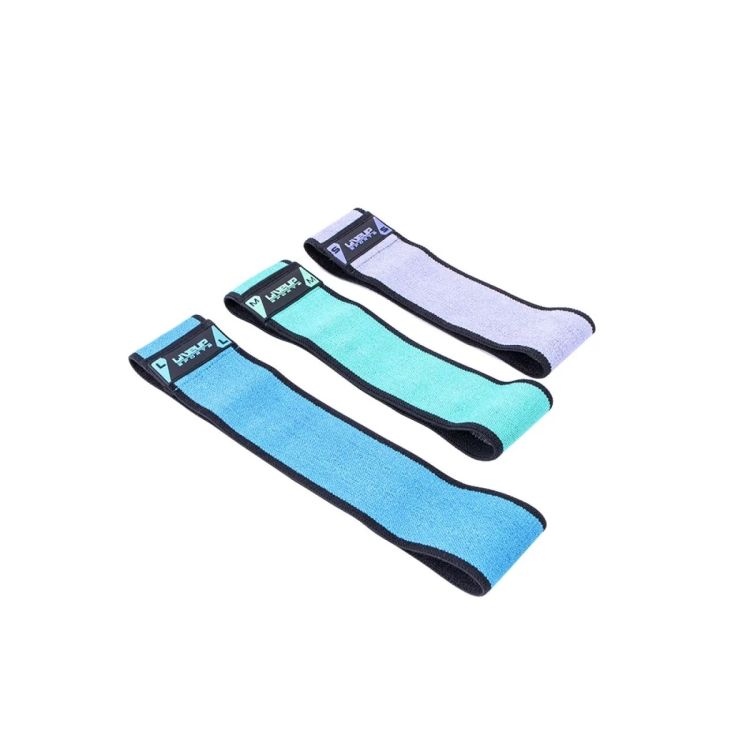 1. MATERIAL DE ALTA QUALIDADE
<br>Feito de material de alta qualidade, resistente e ecológico, sem odor forte, macio e antiderrapante, com tira de sílica antiderrapante na parte traseira, elástico, durável e altamente resistente; as juntas são costuradas com pontos reforçados e nunca escorregam ou enrolam.
<br>
<br>2. FERRAMENTA MULTIFUNCIONAL
<br>Aplicado em exercícios para a parte superior e inferior do corpo, uma escolha ideal para movimentos laterais, mantendo a estabilidade dos ombros e alongando as pernas. Quando combinado com outros treinos, a faixa elástica pode ajudar a ativar os músculos dos ombros e quadris, aumentando a eficiência e a estabilidade.
<br>
<br>3. DIFERENTES RESISTÊNCIAS
<br>Três níveis diferentes de resistência: leve, médio e pesado, com três tamanhos, para você escolher livremente de acordo com seu nível de exercício para treinar todos os principais grupos musculares.
<br>
<br>4. APLICÁVEL A VÁRIOS CENÁRIOS ESPORTIVOS
<br>Compacto e portátil, cabe em mochila ou mala, adequado para pessoas que se exercitam no escritório, em casa, em viagens ou na academia.
<br>
<br>- Instruções de limpeza
<br>Limpar com pano úmido e sabão neutro. Após secar polvilhe com talco.
